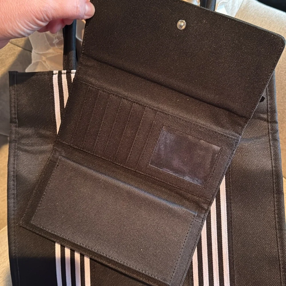 Monogrammed NWOT zippered purse tote with matching wallet